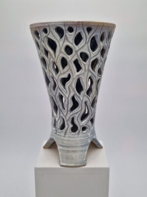 Mirage, pièce contemporaine en grès émaillé.